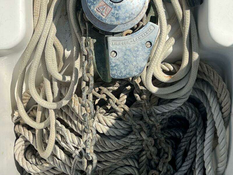 Pursuit 38ft Hunter Yacht For Sale