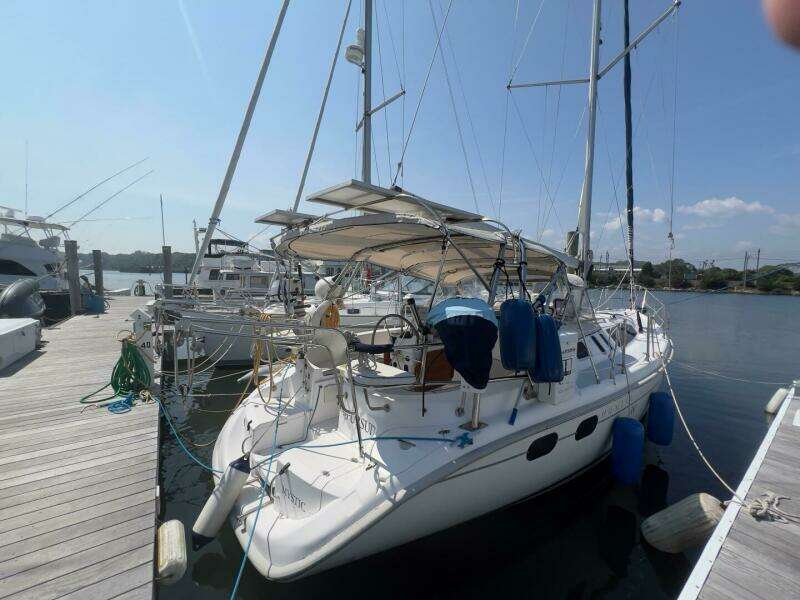 Pursuit 38ft Hunter Yacht For Sale