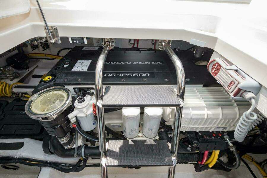 Stars  amp  Stripes 43ft Sabre Yacht For Sale