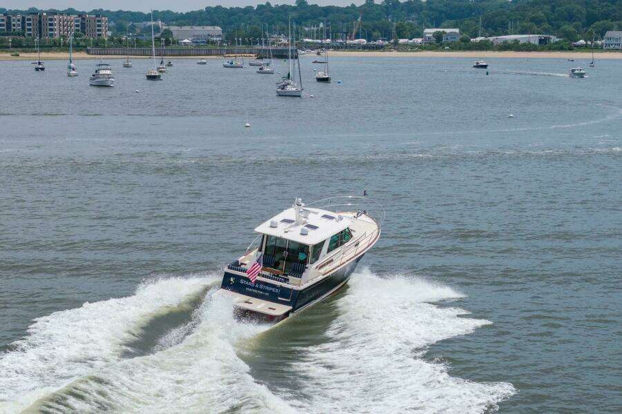Stars  amp  Stripes 43ft Sabre Yacht For Sale
