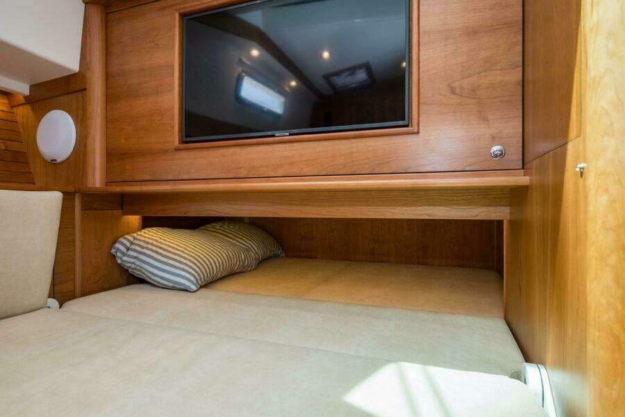 Stars  amp  Stripes 43ft Sabre Yacht For Sale
