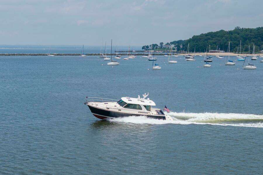 Stars  amp  Stripes 43ft Sabre Yacht For Sale