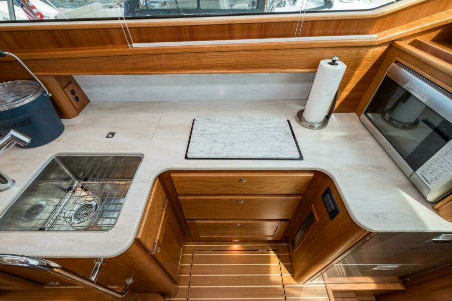 Stars  amp  Stripes 43ft Sabre Yacht For Sale