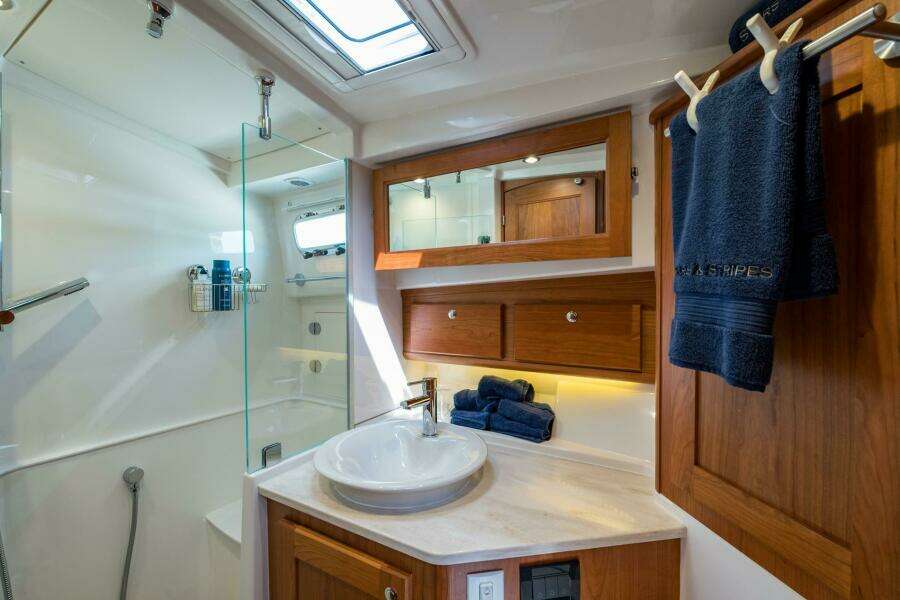 Stars  amp  Stripes 43ft Sabre Yacht For Sale