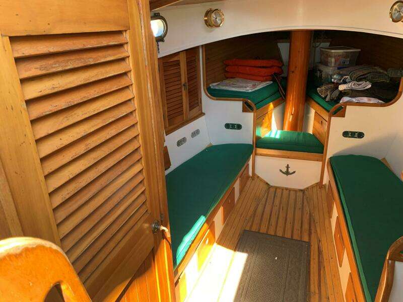 31ft Jarvis Newman Yacht For Sale
