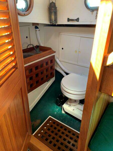 31ft Jarvis Newman Yacht For Sale