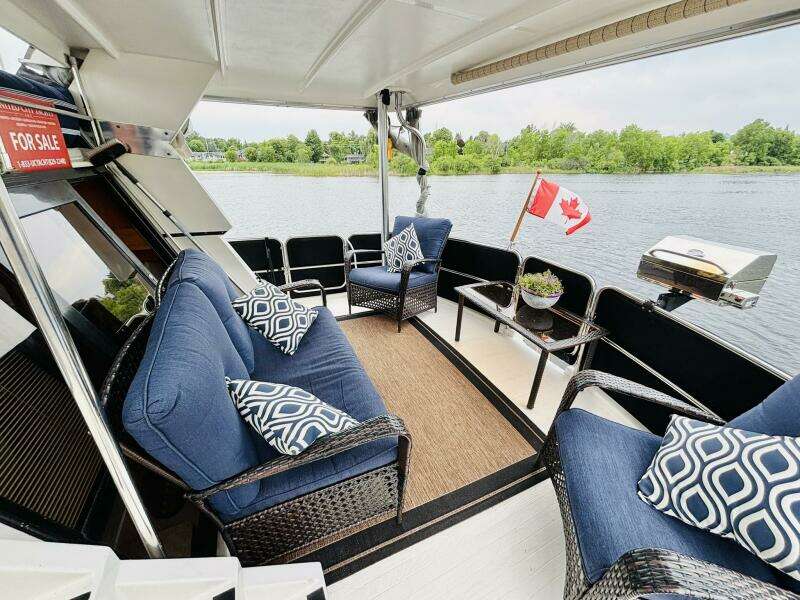 MISS DAISY 35ft President Yacht For Sale