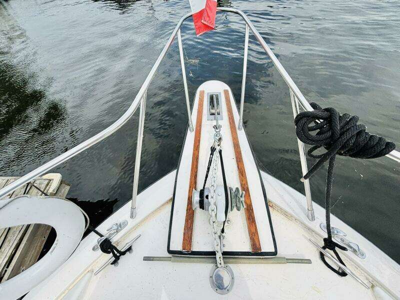 MISS DAISY 35ft President Yacht For Sale