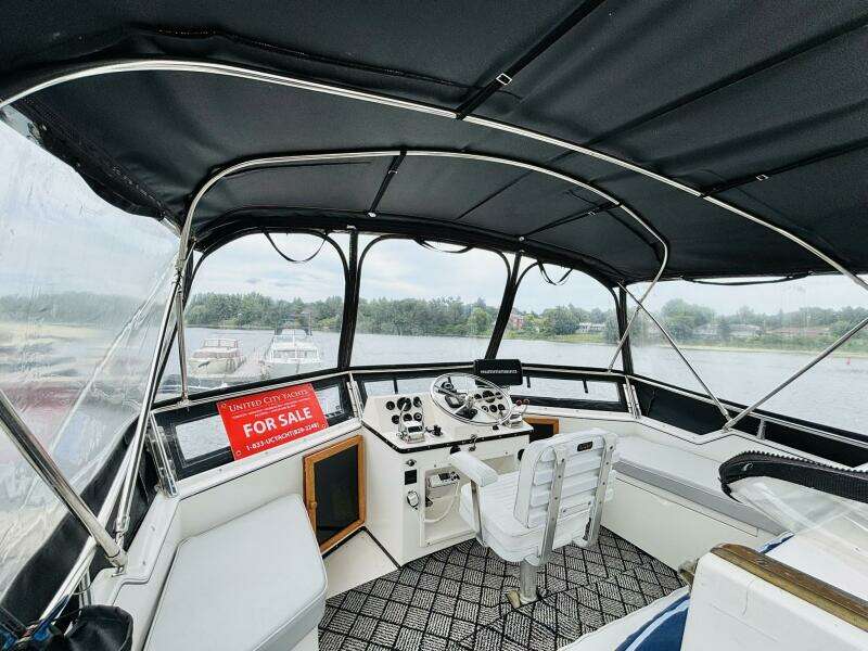 MISS DAISY 35ft President Yacht For Sale
