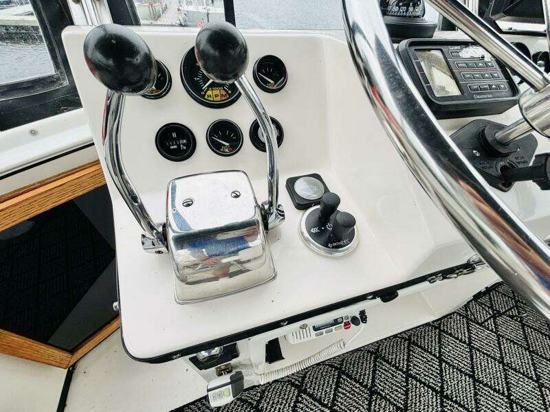 MISS DAISY 35ft President Yacht For Sale