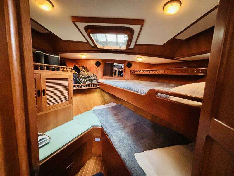 MISS DAISY 35ft President Yacht For Sale