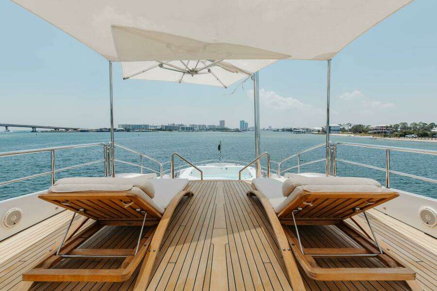 Fore Deck Fwd