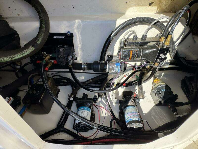 28ft Boston Whaler Yacht For Sale