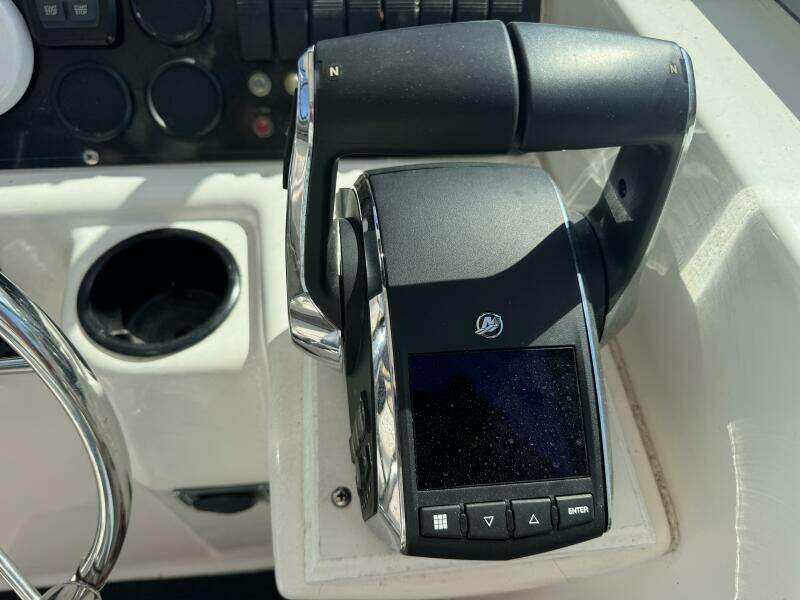 28ft Boston Whaler Yacht For Sale
