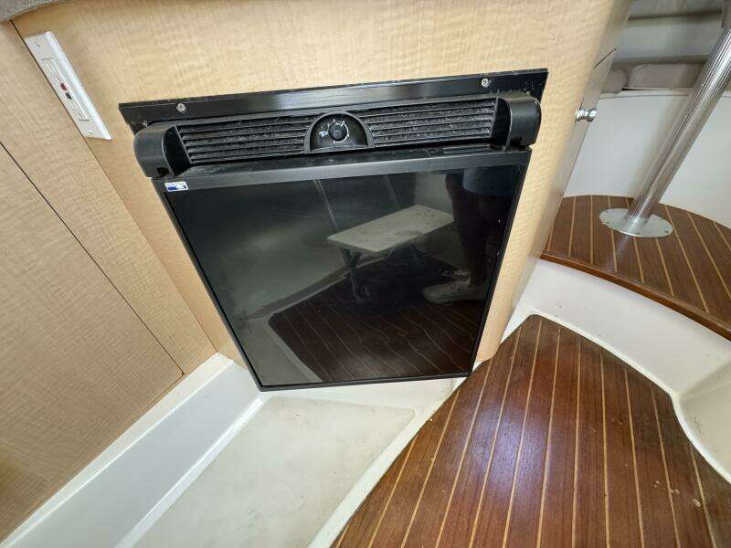 28ft Boston Whaler Yacht For Sale