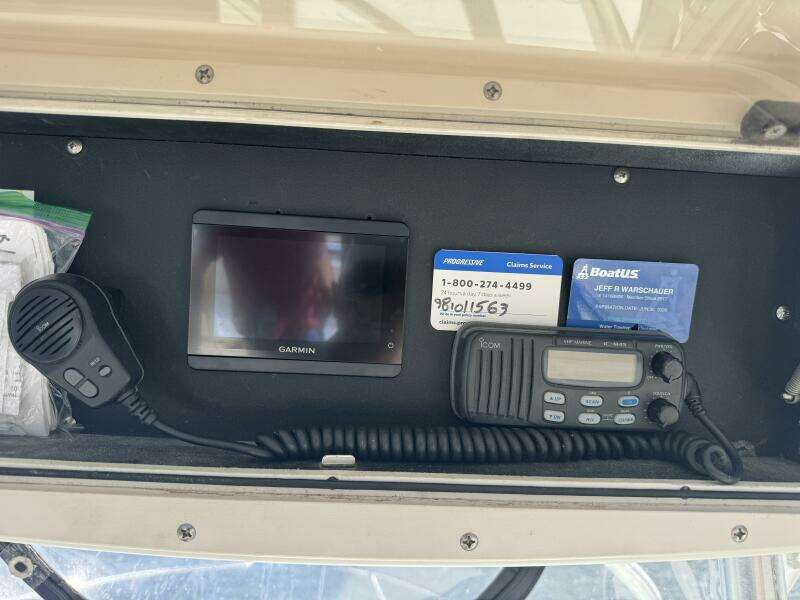 28ft Boston Whaler Yacht For Sale