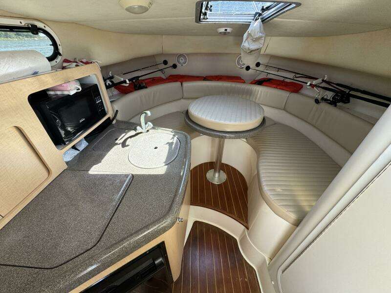 28ft Boston Whaler Yacht For Sale