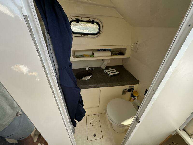 28ft Boston Whaler Yacht For Sale