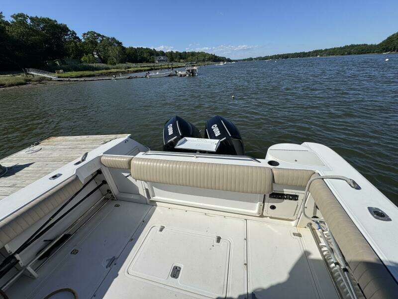 28ft Boston Whaler Yacht For Sale