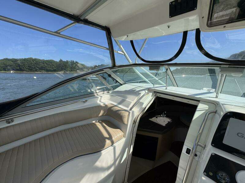 28ft Boston Whaler Yacht For Sale