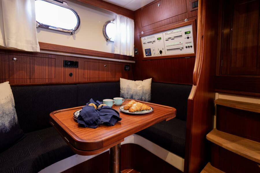 2022 Fratelli Aprea Sorrento 32 Hard Top