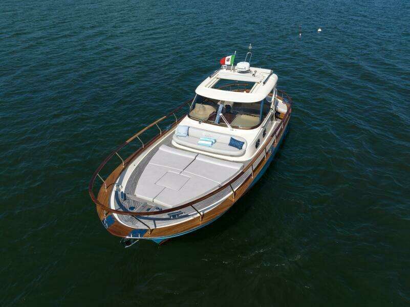 32ft Fratelli Aprea Yacht For Sale