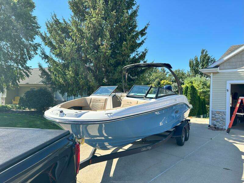 23ft Sea Ray Yacht For Sale