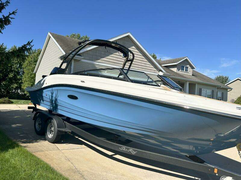 23ft Sea Ray Yacht For Sale