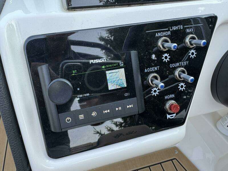 23ft Sea Ray Yacht For Sale