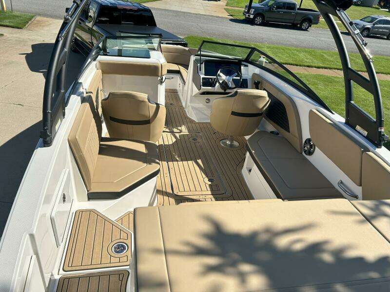 23ft Sea Ray Yacht For Sale