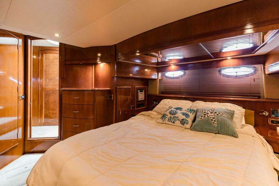 2004 Carver 56 Voyager Sonshine