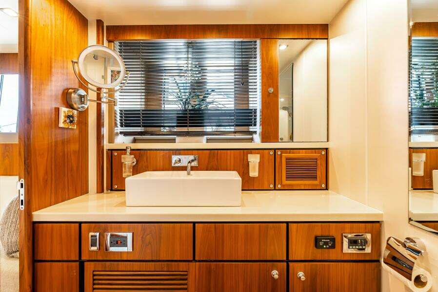 SEA HAMMOCK 78ft Fairline Yacht For Sale