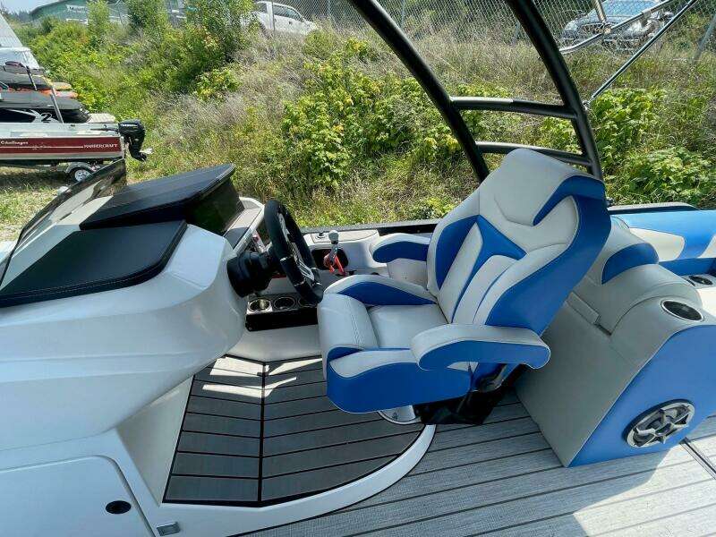 25ft Montara Yacht For Sale