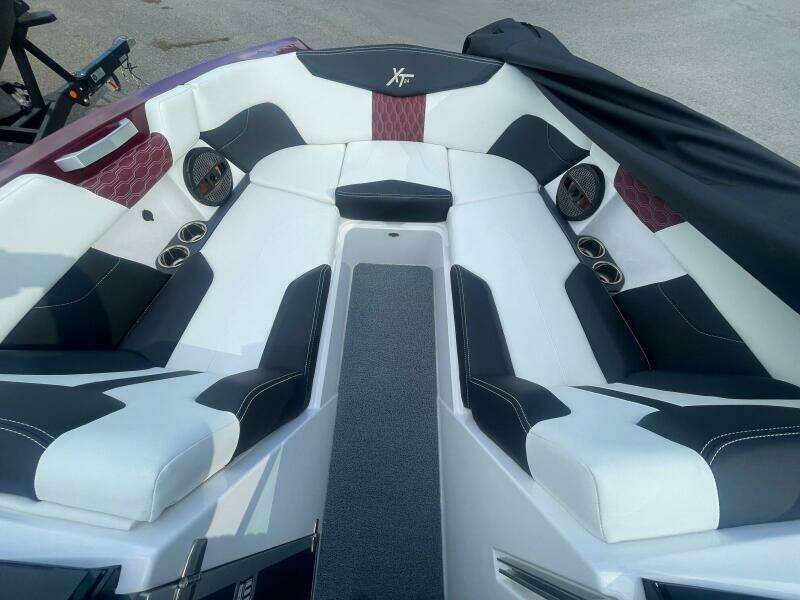 24ft Mastercraft Yacht For Sale