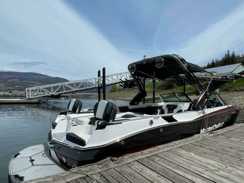 24ft Mastercraft Yacht For Sale