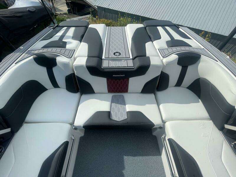 24ft Mastercraft Yacht For Sale