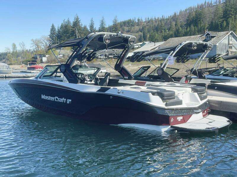 24ft Mastercraft Yacht For Sale