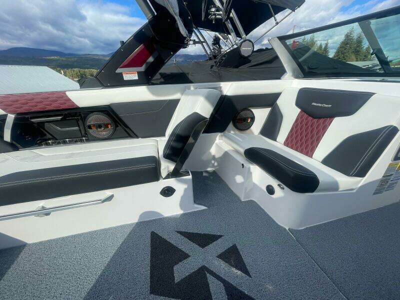 24ft Mastercraft Yacht For Sale