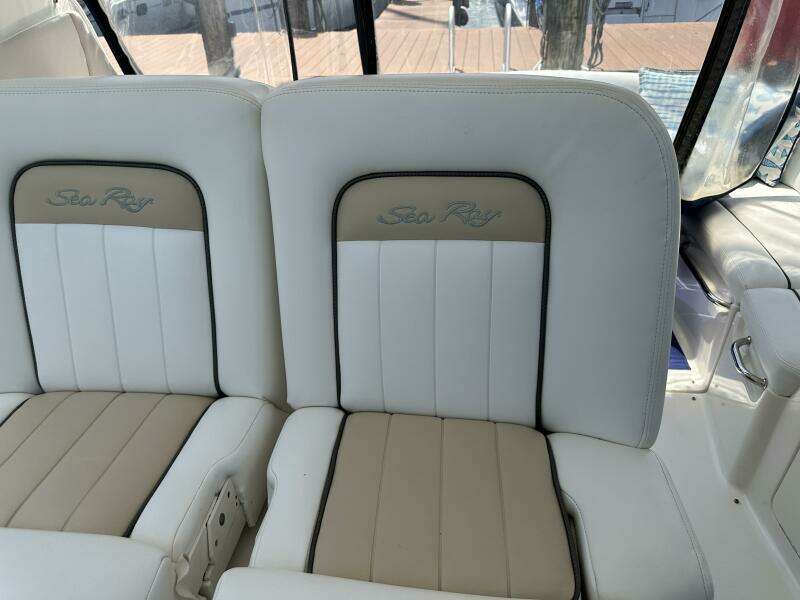 37ft Sea Ray Yacht For Sale