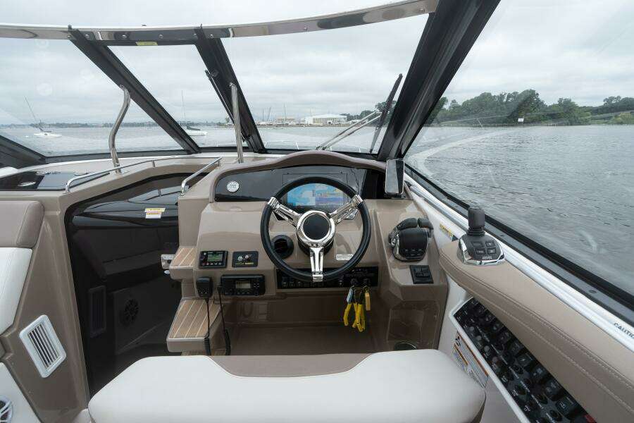 35ft Regal Yacht For Sale