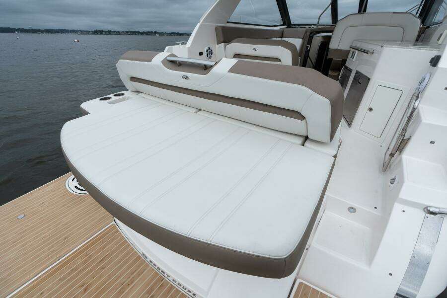 35ft Regal Yacht For Sale