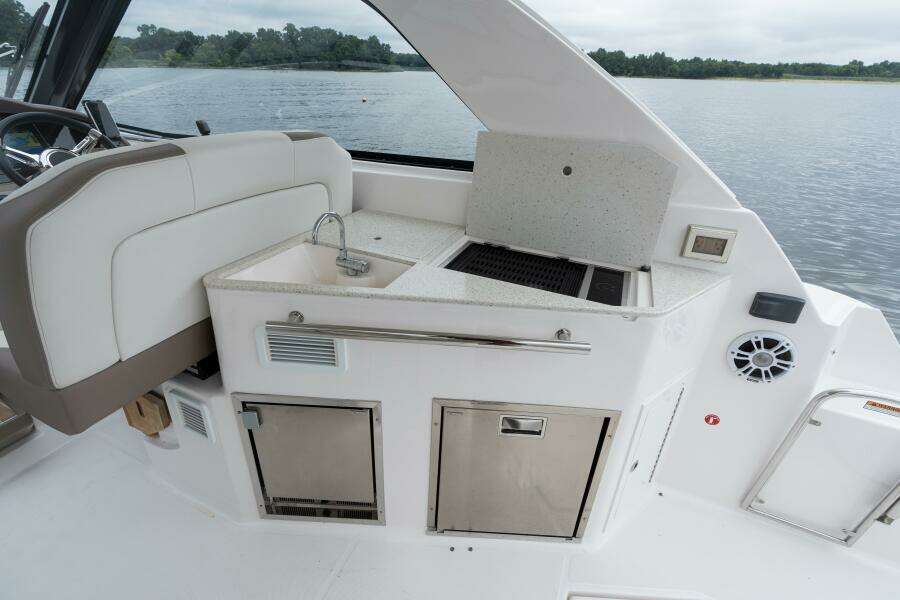 35ft Regal Yacht For Sale