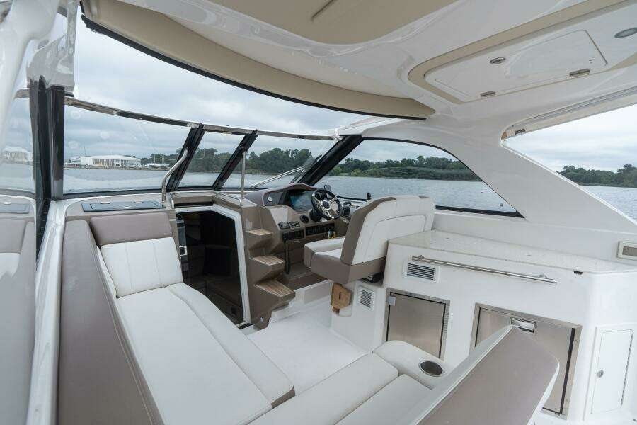 35ft Regal Yacht For Sale