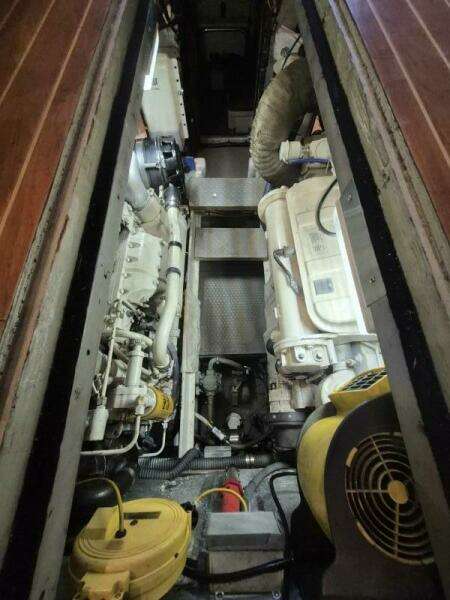 38ft Silverton Yacht For Sale