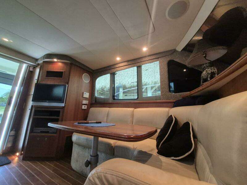 38ft Silverton Yacht For Sale