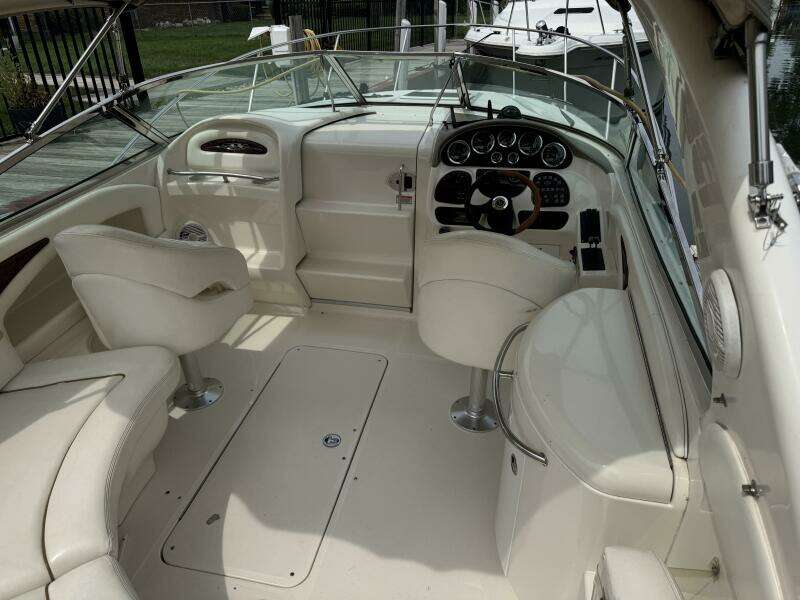 29ft Sea Ray Yacht For Sale