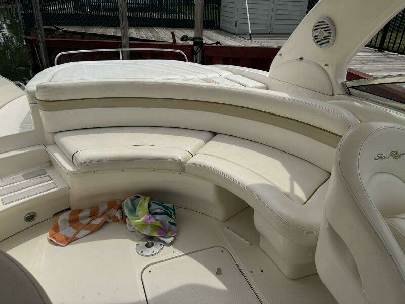 29ft Sea Ray Yacht For Sale