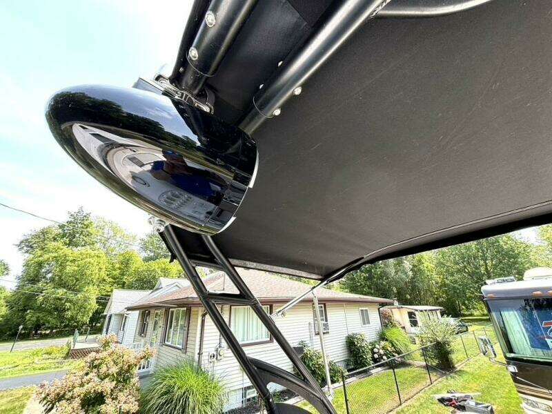 33ft Donzi Yacht For Sale