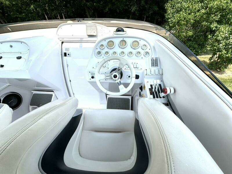33ft Donzi Yacht For Sale