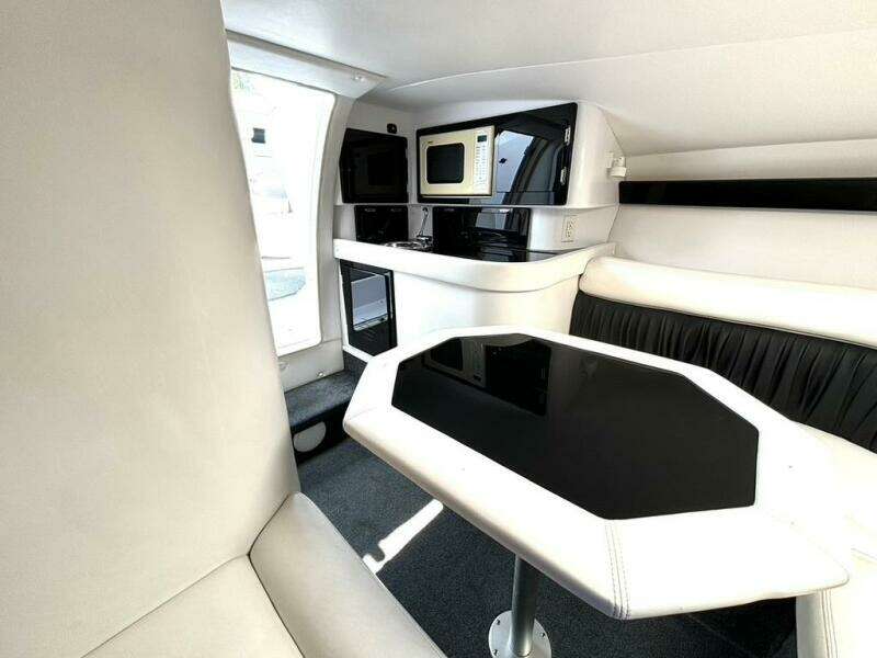 33ft Donzi Yacht For Sale
